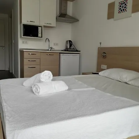 Hotel Twins Recidance Side